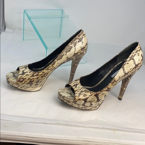 Vera Wang Lavender Sz 7.5M Selima Peep Toe Heels - Picture 7 of 13